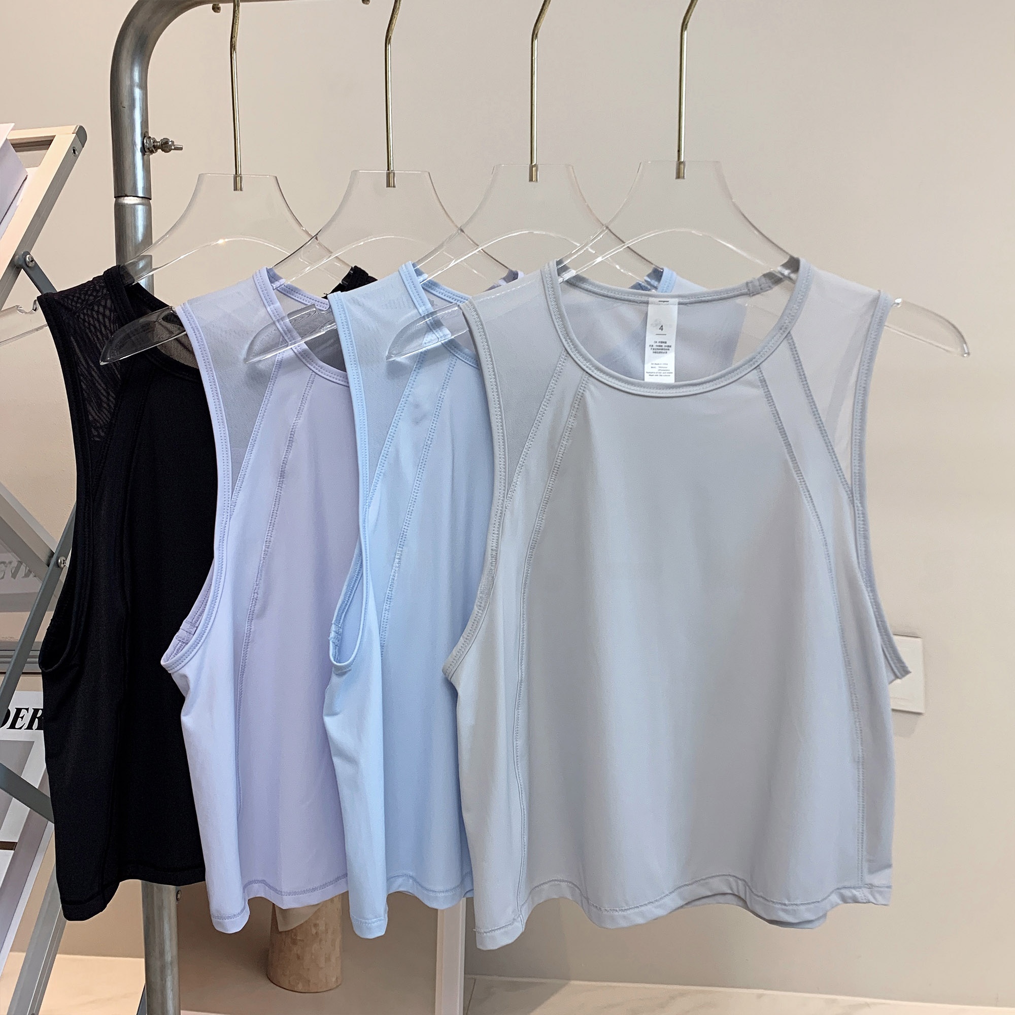 Light Oxygen irt Loose Me Spli - Oxygen Yoga & Fitness Kelowna のレビューと価格