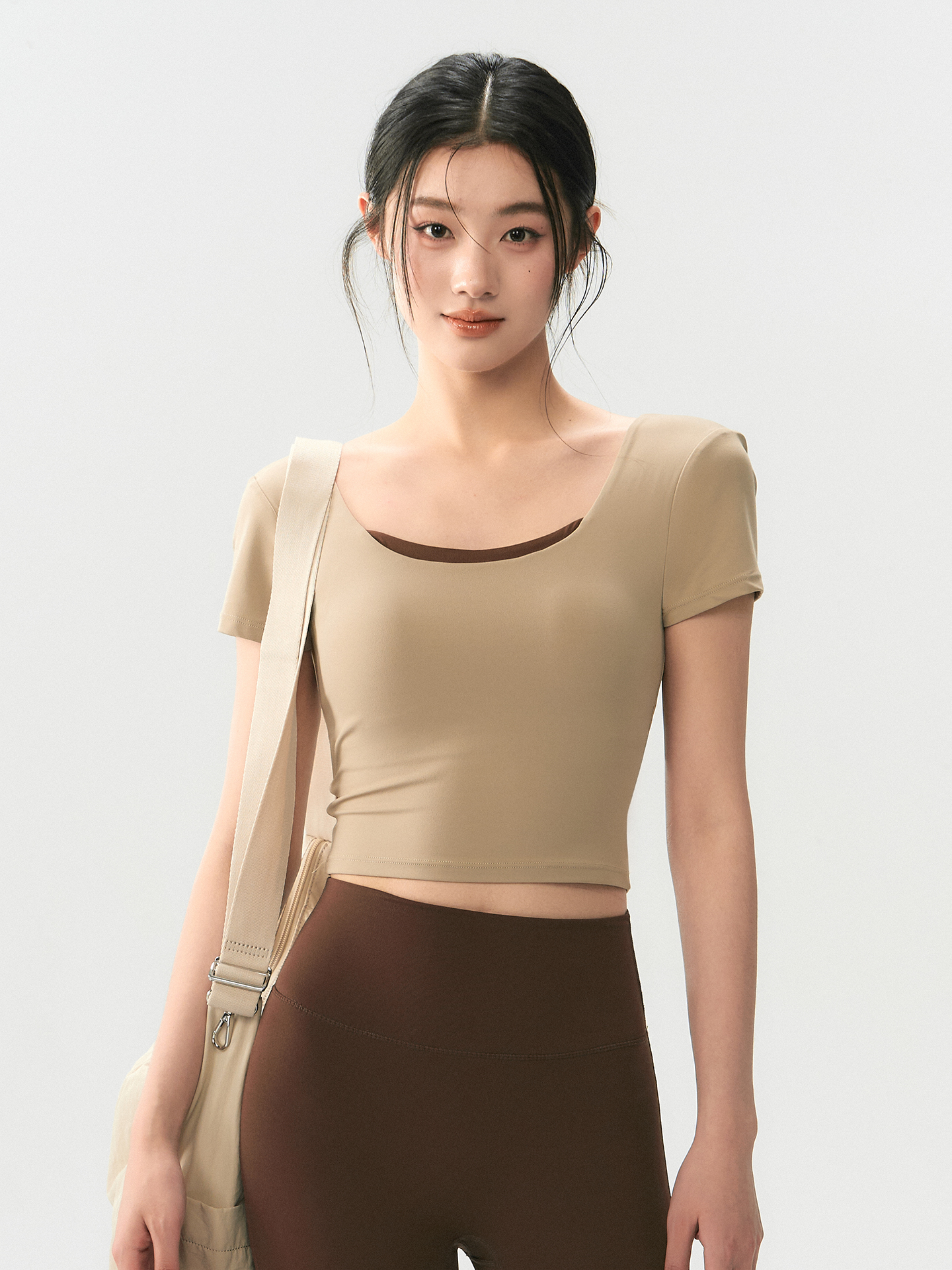 Yoga Clothes with Chest Pad Be - Yoga Fitness Training のレビューと価格